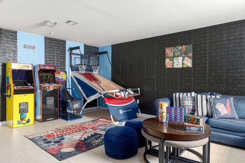 Game Room, Seating area, Evening entertainment