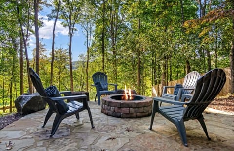 Mountain View, hot tub, fire pit, game room House in Union County
