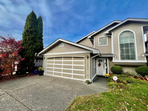 Vancouver airport 7mins away joy room Vacation rental in Richmond