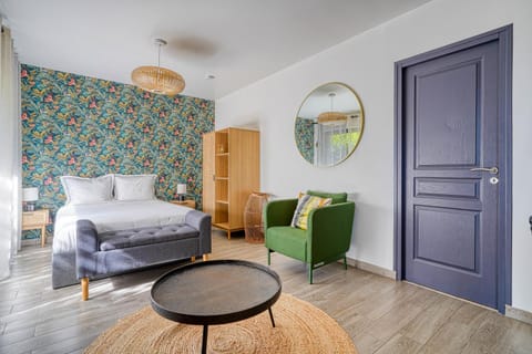 Seating area, Bedroom