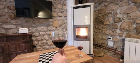 Winter, TV and multimedia, Living room, internet