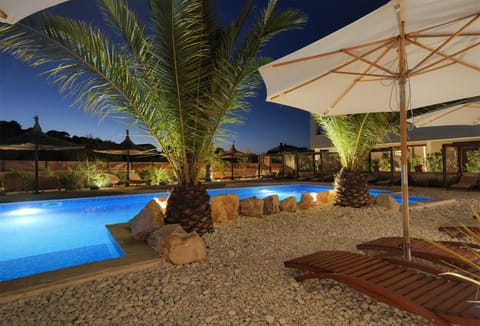 Night, Pool view, Swimming pool, sunbed
