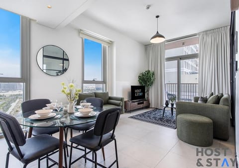TV and multimedia, View (from property/room), Balcony/Terrace, Living room, Seating area, Dining area
