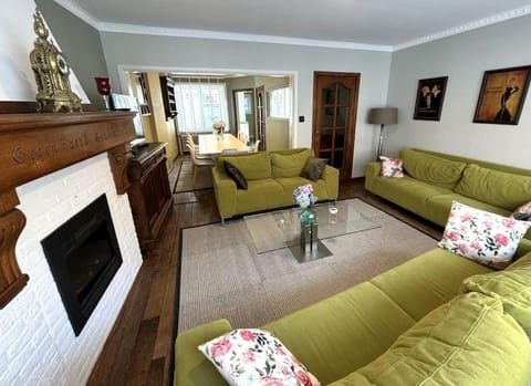 TV and multimedia, Seating area