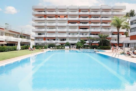 Property building, Pool view, Swimming pool, sunbed