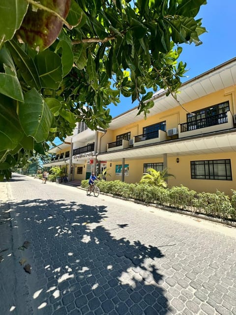 Property building, Day, Street view