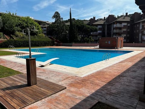 Property building, Pool view, Swimming pool
