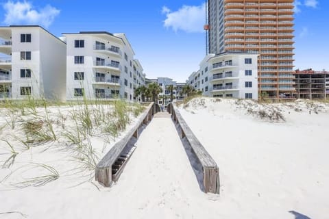 Palm Beach 22-D beachfront beach-view House in Orange Beach