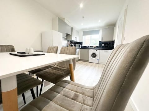 Essex House by Blue Skies Stays House in England