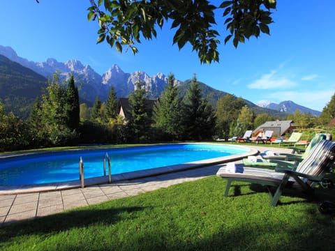 Swimming pool, Swimming pool