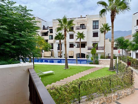 Day, Garden, Garden view, Mountain view, Pool view, Swimming pool, sunbed