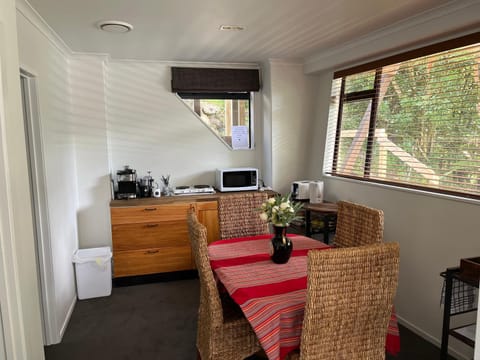 Gully Retreat Bed and Breakfast in Hamilton