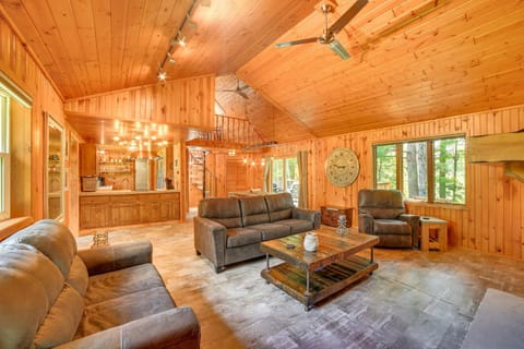Pembine Cabin with Expansive Yard, Fire Pit and Grill! Cabin in Wisconsin