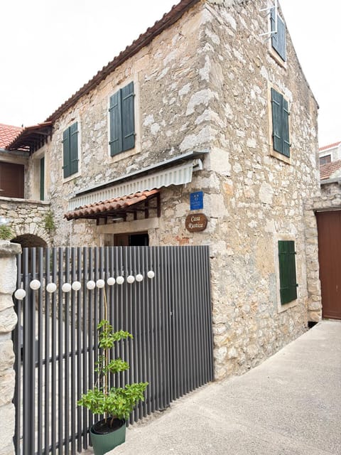 Property building, Day