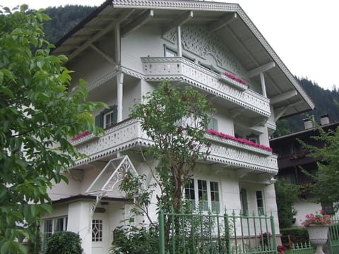 Facade/entrance, Facade/entrance