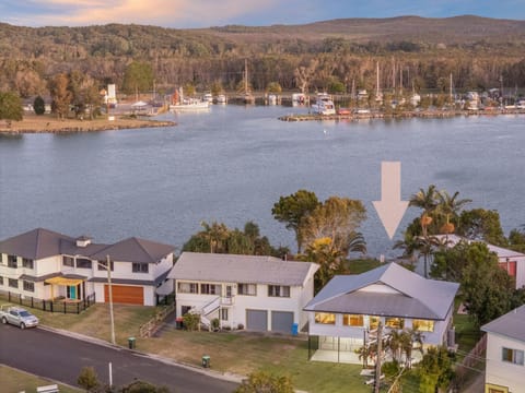 Nearby landmark, Lake view, Street view, Location