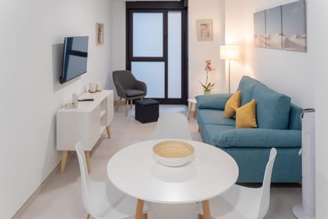 TV and multimedia, Living room, Dining area