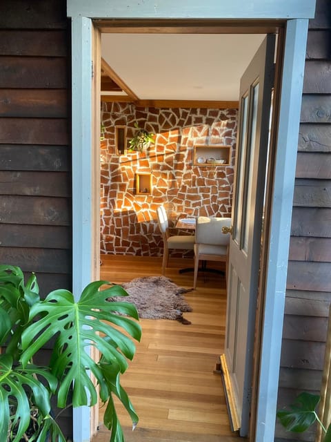 Property building, Seating area, Dining area