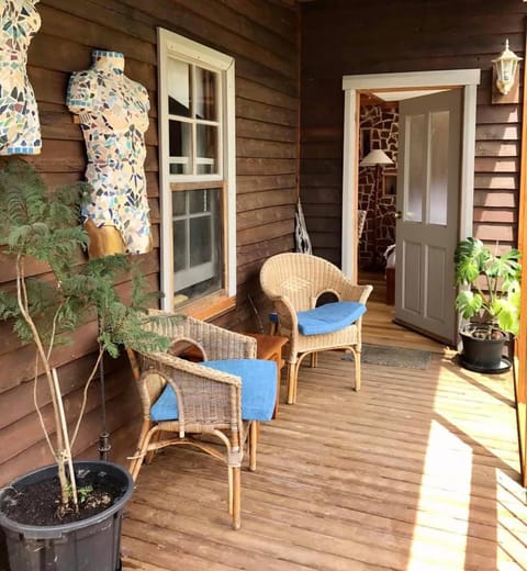 Patio, Day, Garden, View (from property/room), Balcony/Terrace, Living room, Seating area, Garden view