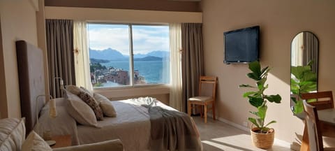Photo of the whole room, City view, Lake view, Mountain view