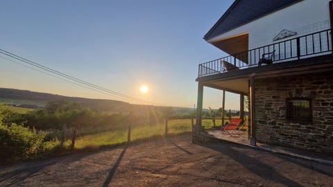 Property building, Natural landscape, Garden, View (from property/room), Balcony/Terrace, Balcony/Terrace, Sunset