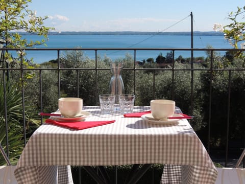 Balcony/Terrace, Lake view