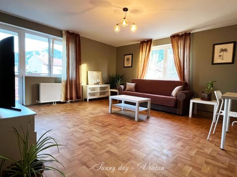 Communal lounge/ TV room, TV and multimedia, Living room