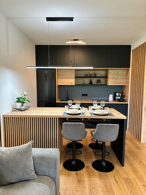 Dining area, kitchen