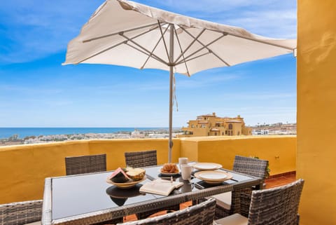 Natural landscape, Balcony/Terrace, Dining area, Sea view