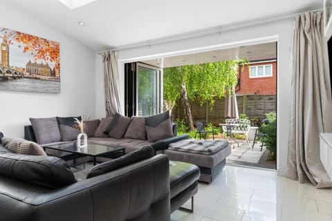 Garden, Living room, Decorative detail, Garden view
