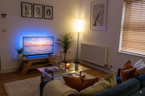 Communal lounge/ TV room, TV and multimedia, Living room, Seating area, Evening entertainment