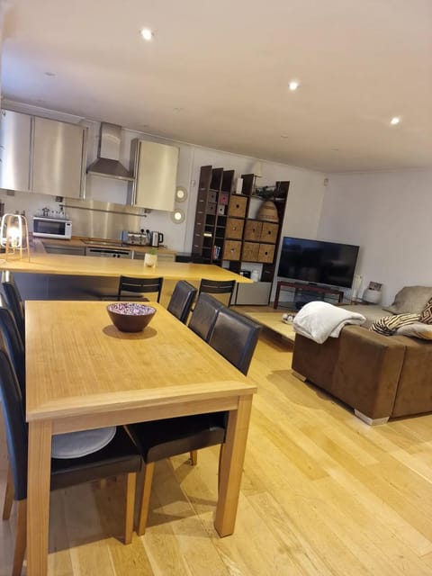 Kitchen or kitchenette, Living room, Seating area
