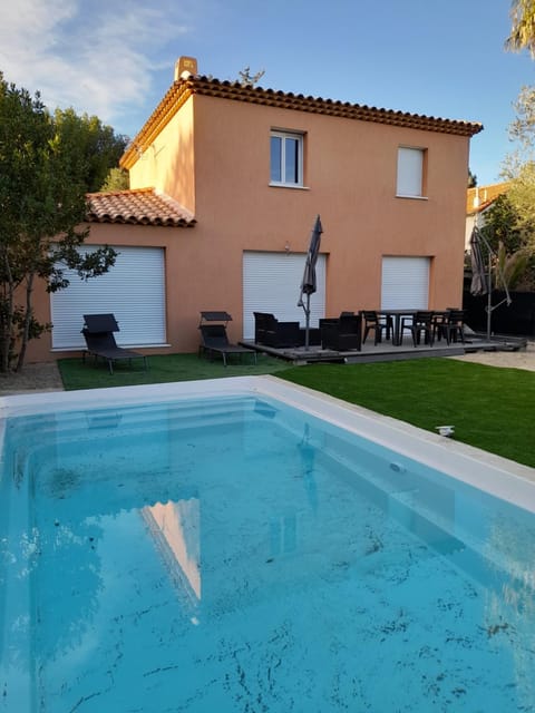 Property building, Pool view