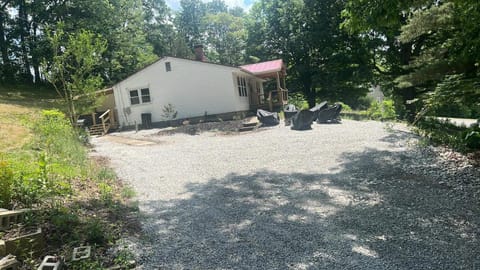 Hillside country cabin Cabin in Ohio