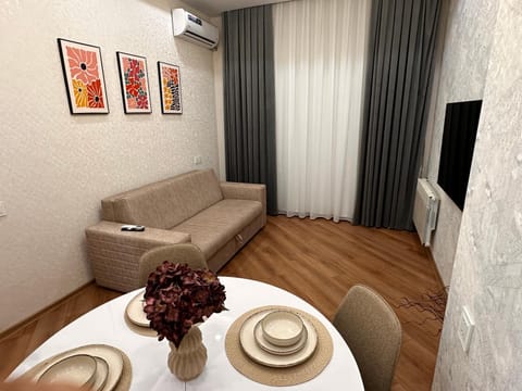 Living room, Seating area, Dining area, air conditioner