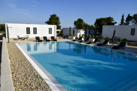 Day, Swimming pool, sunbed