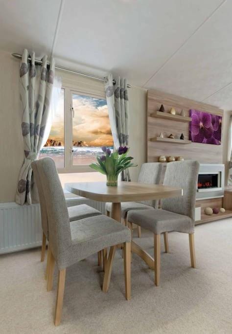 Lagooncombe modern and cosy holiday home House in Barrow-in-Furness District