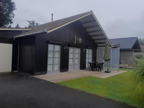 Property building, Day, Garden