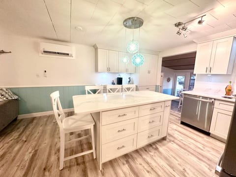 Cabin by the Sea - Waterfront Direct Gulf Access- Pontoon Boat Rental On Site or Bring Your Boat- Paddlecraft included Cabin in Hernando Beach