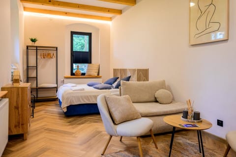 Photo of the whole room, Bedroom