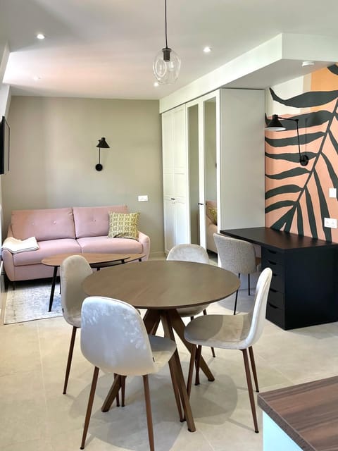 Living room, Seating area, Dining area