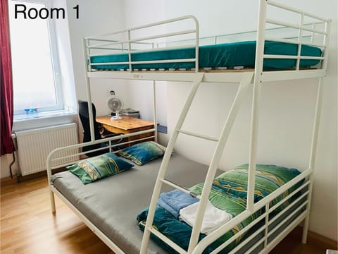 Bed, Bedroom, bunk bed