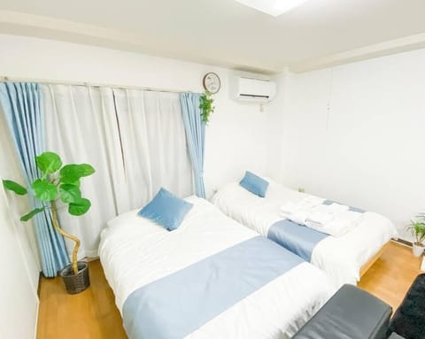 Bed, air conditioner