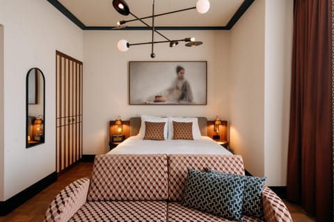 Photo of the whole room, Bedroom