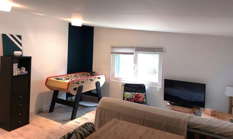 Communal lounge/ TV room, Game Room, Living room, Seating area