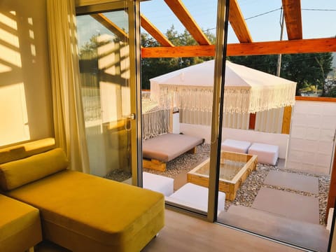 Patio, Day, View (from property/room), Balcony/Terrace, Living room, Seating area