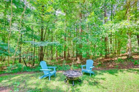Pet-Friendly Sparta Retreat Porches and Fire Pit! House in Lake Sinclair