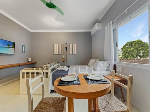Bed, Photo of the whole room, Bedroom, air conditioner