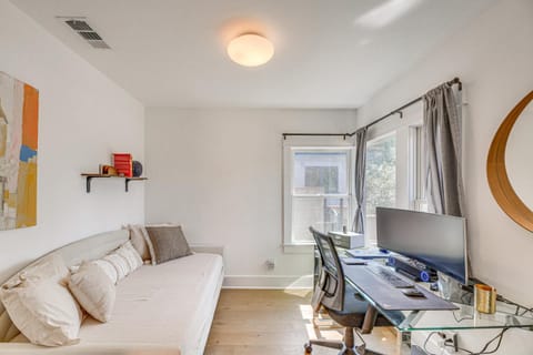 7 Mi to DTLA! Family Home with Furnished Deck House in Eagle Rock