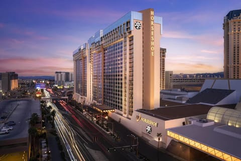 Property building, Neighbourhood, City view, Location